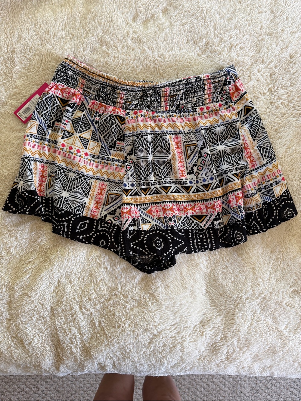 NWT Xhilaration Tribal Print Tie Front Shorts Size Medium Boho